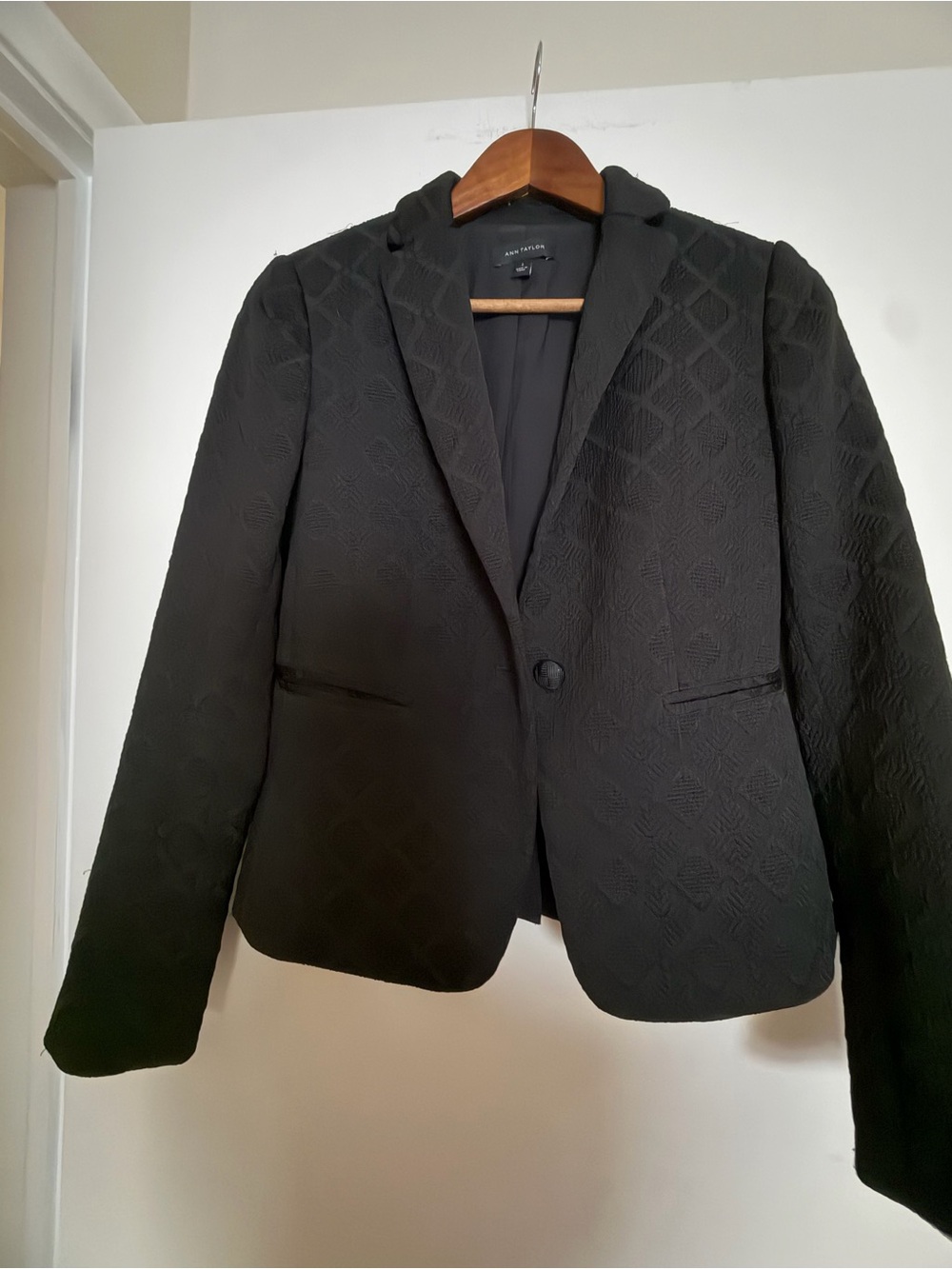 Ann Taylor Black Textured One-Button Blazer